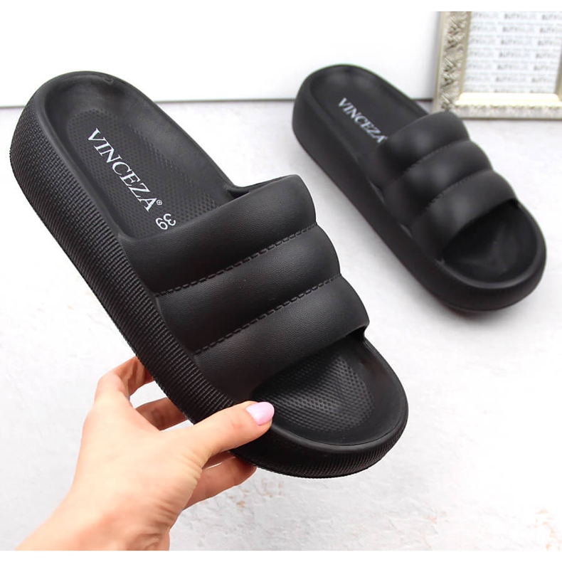 Quiltade svarta plattformsflipflops Vinceza 75204 för kvinnor 1