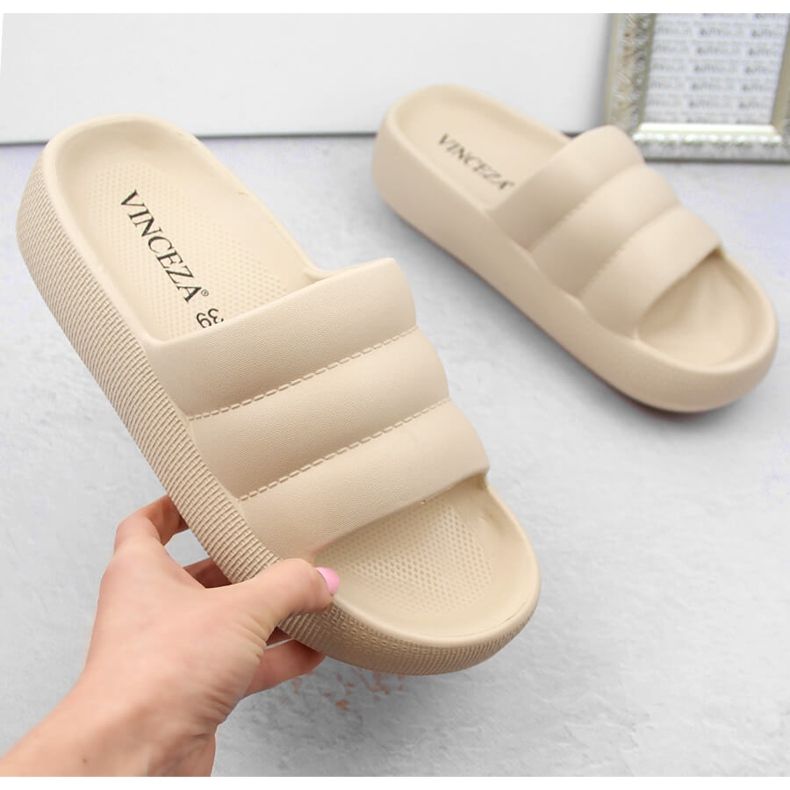 Quiltade plattformstofflor för kvinnor, beige Vinceza 75204 1
