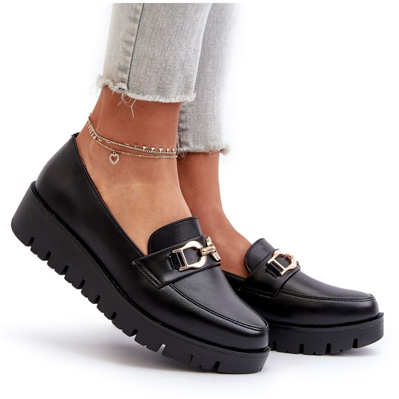 Evento Kvinnors Mockasiner På En Plattform Med Dekoration, Svart 4