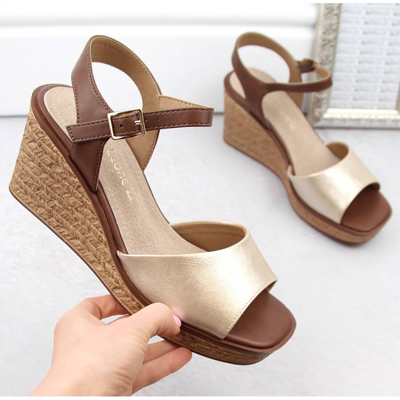 Damsandaler i guld Sergio Leone SK229 gyllene 1