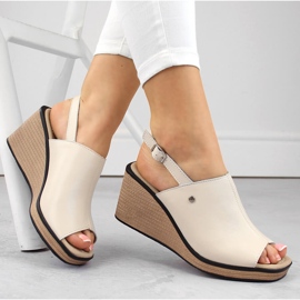 Kilsandaler i beige läder för kvinnor Filippo DS6027 1