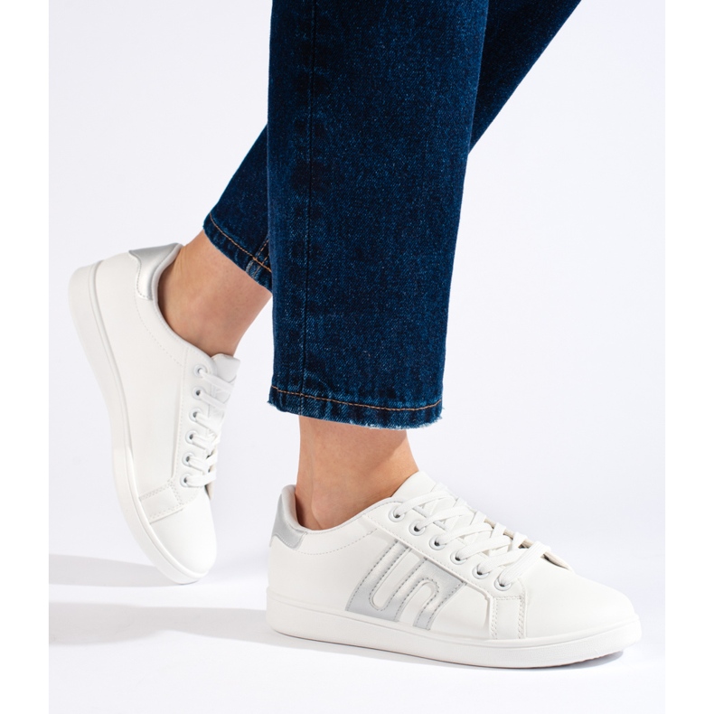 Vita och silversneakers för kvinnor 2
