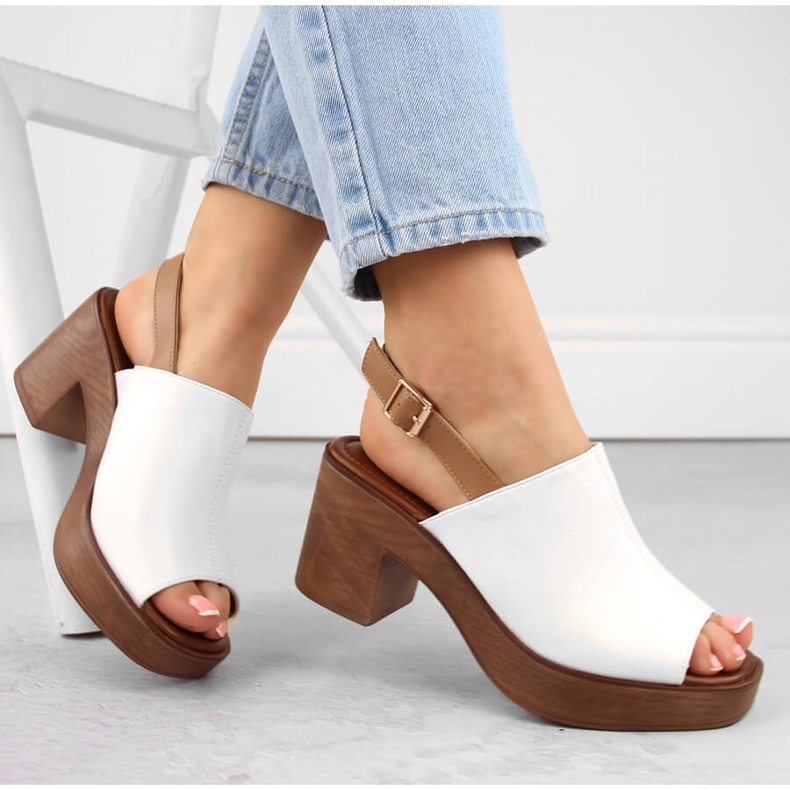 M. DASZYŃSKI Damsandaler med hög klack och plattform, vit M.Daszyński MR23117-4 1