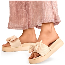 Beige damtofflor med rosett på en tjock sula 1