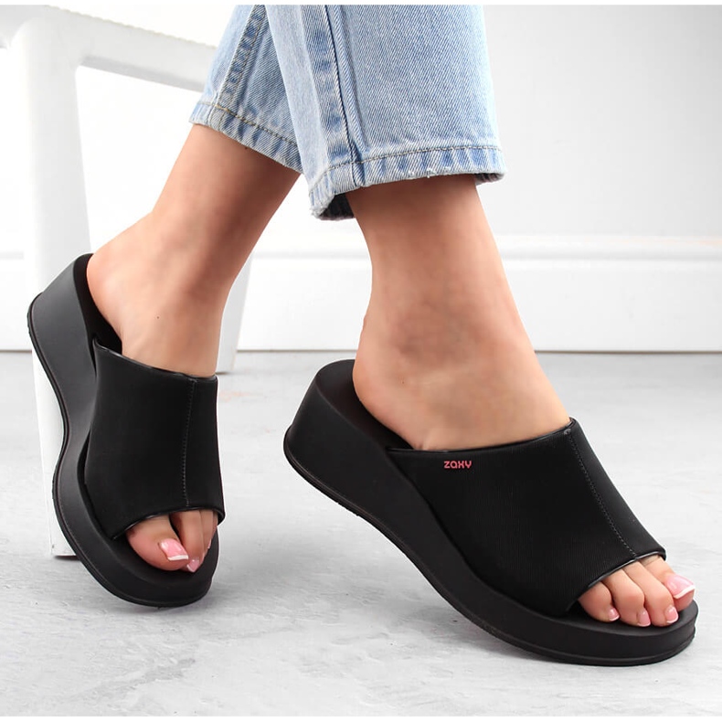 Bekväma damdoftande svarta wedge tofflor Zaxy LL285084 1