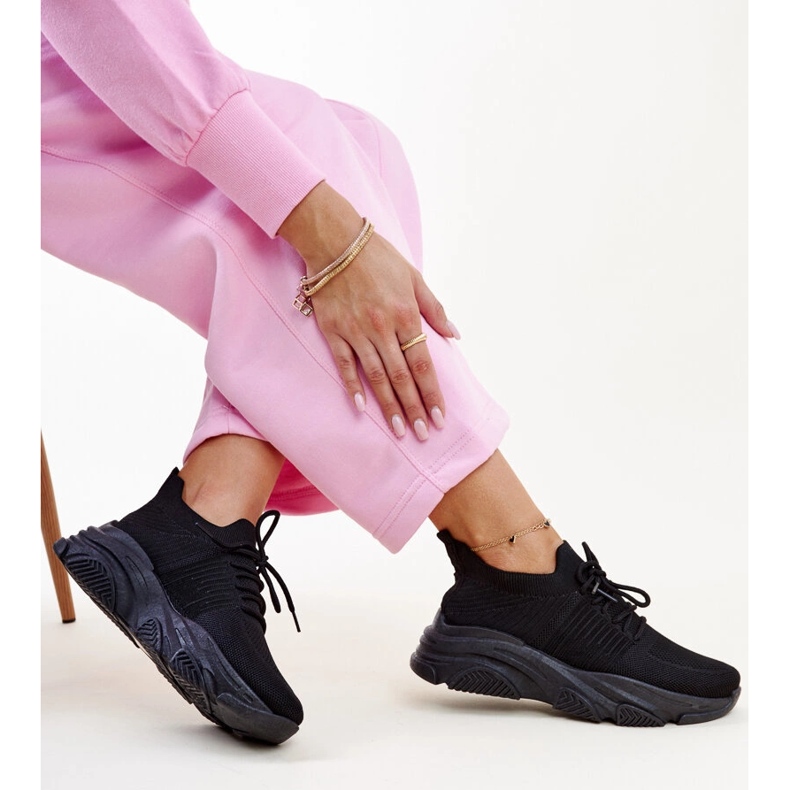 Svarta sneakers med massiv Kassi-sula 1