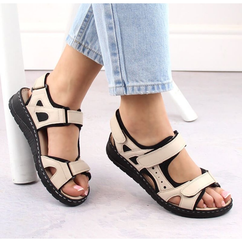 Sköna lädersandaler Artiker W HBH77, beige 1