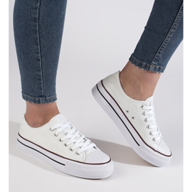 Kvinnors vita sneakers på plattformen 3