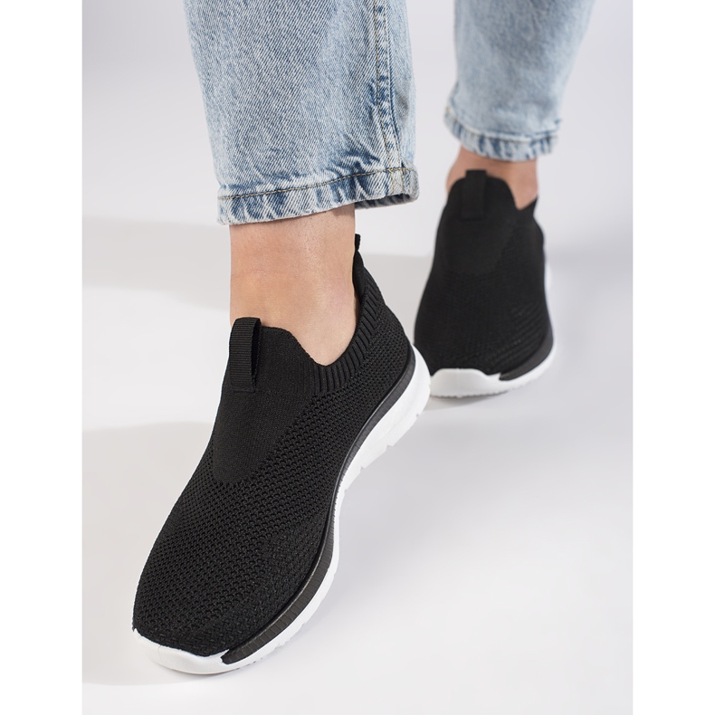 Svarta slip-on sportskor 1