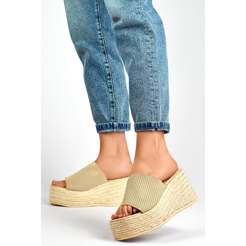 Espadrilleflip-flops på hög kil med guldtråd gyllene 1