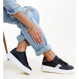 Svarta Basmalia sneakers 1