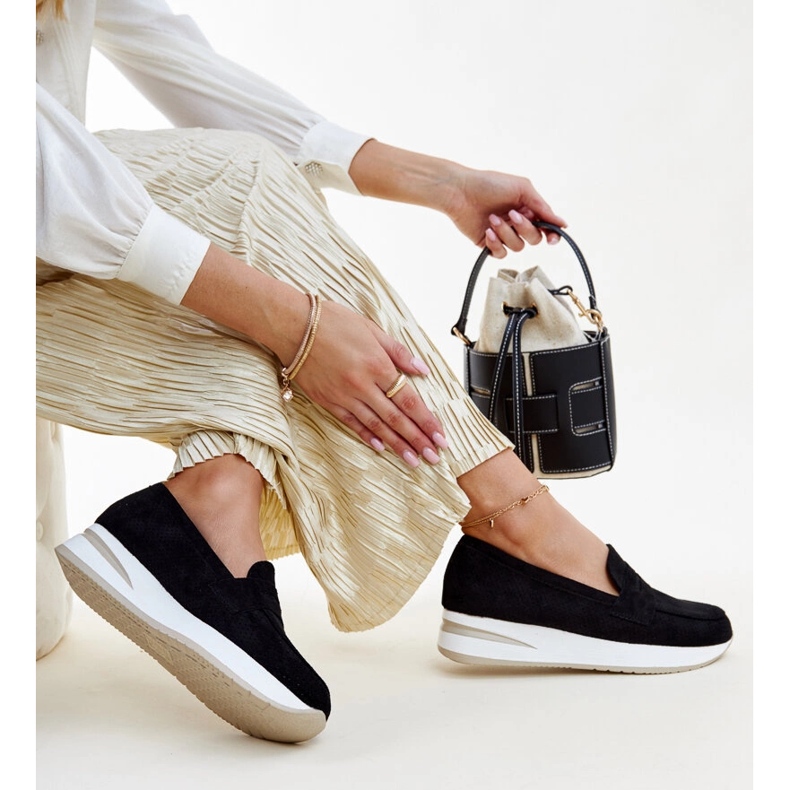 Svarta perforerade Muna-skor 1