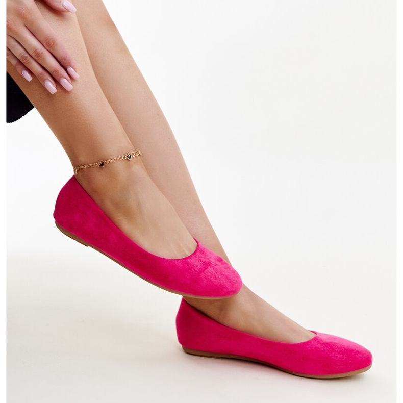 Rosa balettlägenheter gjorda av Jala eco mocka 1