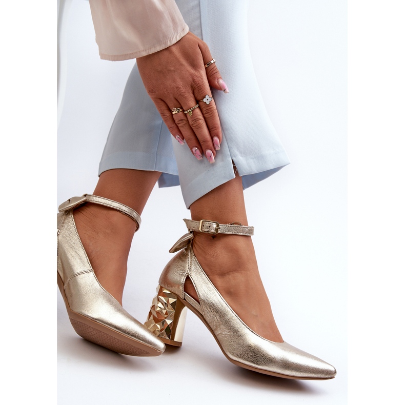 Läderpumpar med båge Maciejka 05059-25 Guld gyllene 1