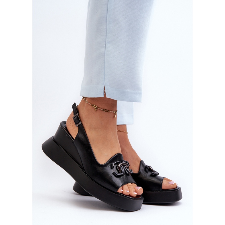 Jezzi Damsandaler På En Plattform Och En Kil Med Dekoration, Svart Janesca 2