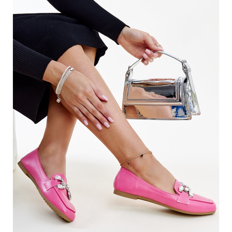 Mörkrosa mockasiner med zirkonium Mali-spänne 1