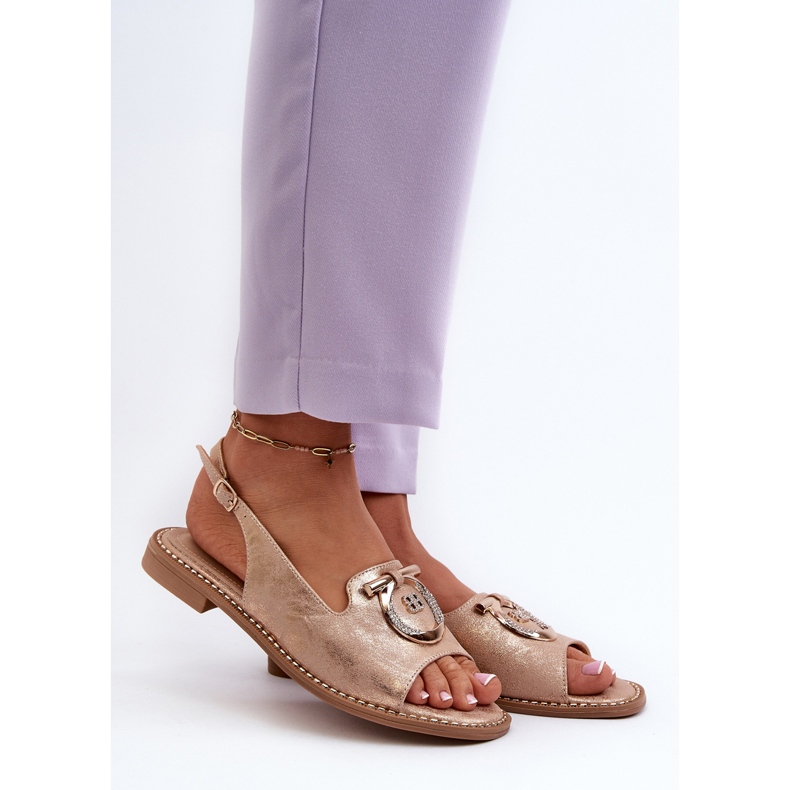 Eleganta damsandaler med gulddekor på platta klackar, roséguld S.Barski KV27-053 gyllene 2