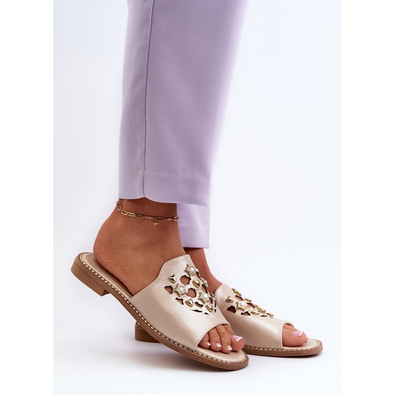 Blanka flip-flops för damer med dekorationer S.Barski KV27-063 Guld gyllene 2