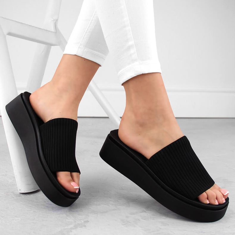 Svarta flipflops i textil för kvinnor från Sergio Leone SK083H 1