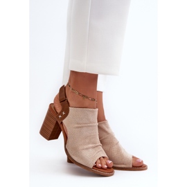 Genombrutna sandaler för kvinnor på en högklackad Beige Rosca 2