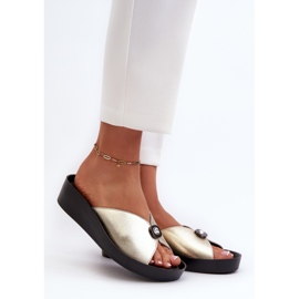 Flip-flops i läder för kvinnor med gulddekor S.Barski KV27-027 gyllene 2