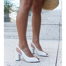 Vita pumps med Asima lädersula 2