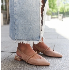 Beige balettlägenheter med läderinlägg från Morcosa 1