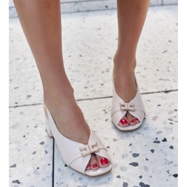 Beige sandaler med Totana-läderinlägg 1