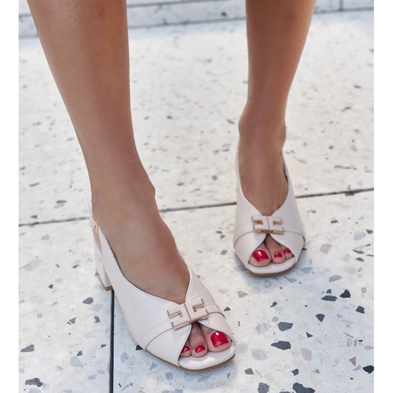 Beige sandaler med Totana-läderinlägg 1