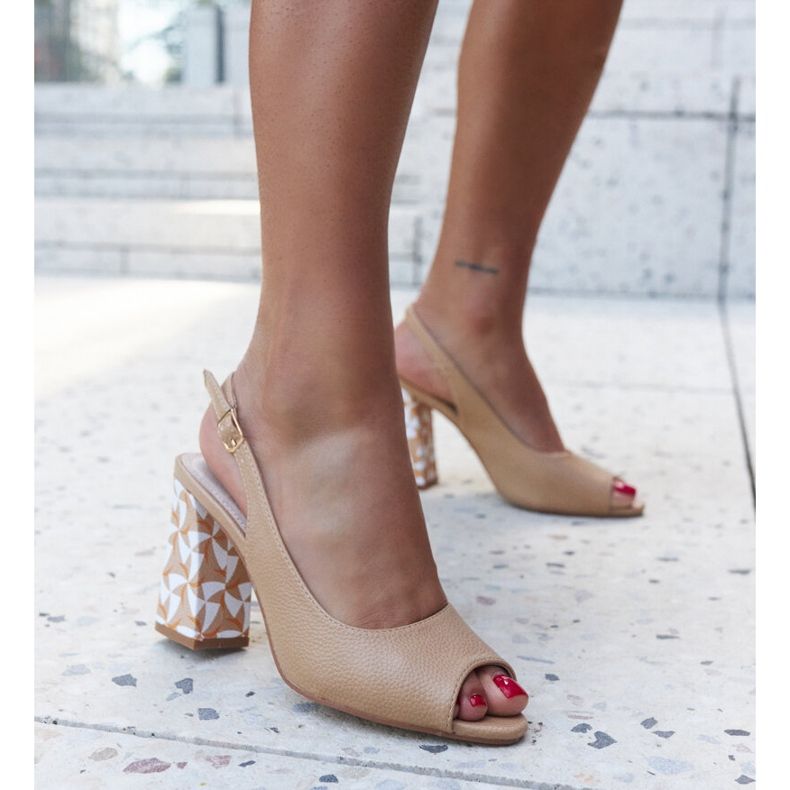 Hasna högklackade sandaler med dekorativ klack beige 1
