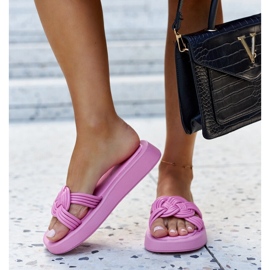 Mörkrosa gummitofflor från Ferrei 2