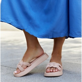 Beiga gummitofflor från Ferrei beige 2