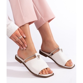 Vita platta sandaler för kvinnor 1