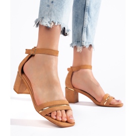 Bruna sandaler i mocka med låg klack 1