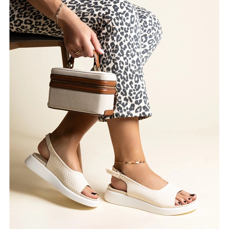 Beige sandaler med tjock sula från Hamond 1