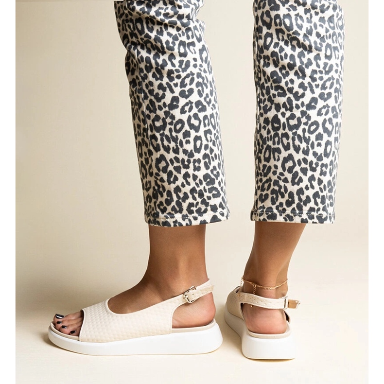 Beige sandaler med tjock sula från Hamond 2