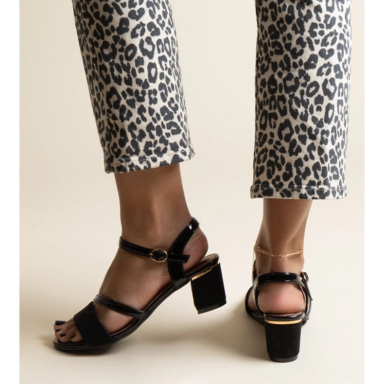 Svarta sandaler med en kombination av Hambly-material 2