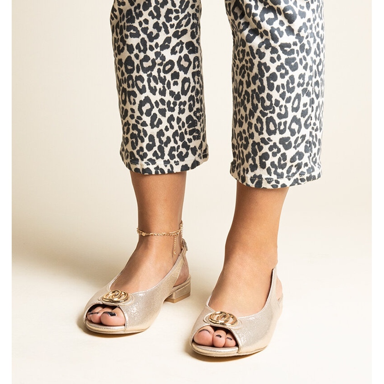 Guld Teyla lågklackade slip-on sandaler gyllene 1