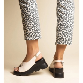 Beige kilasandaler med Bayley-spänne 1