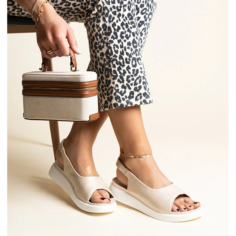 Guld slip-on sandaler med Taylak glans gyllene 1