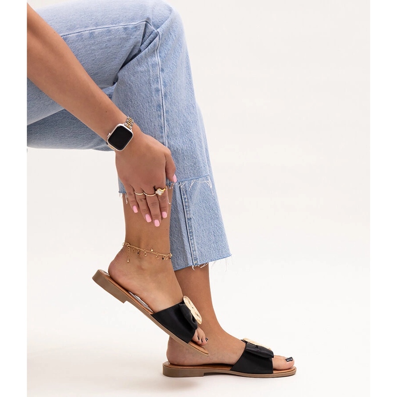 Svarta flipflops med Limera-spänne 1