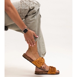 Flipflops med blommor på korksula från Almida brun 1