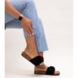 Flipflops med blommor på korksula från Almida svart 1