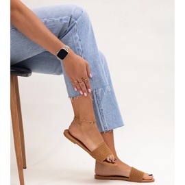 Bruna broderade Marika tofflor 1