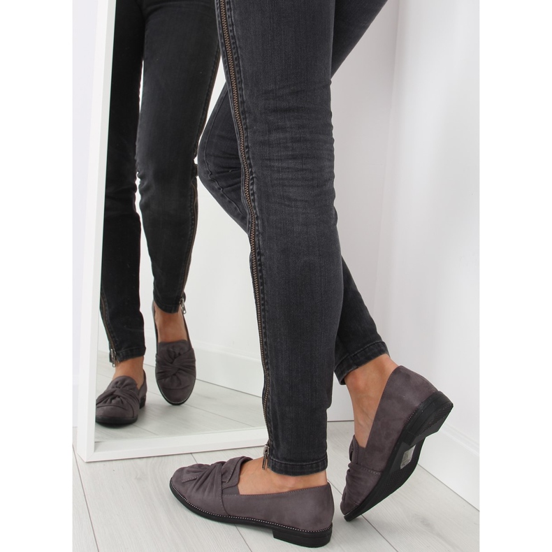 Dam loafers med grå grå rosett 2