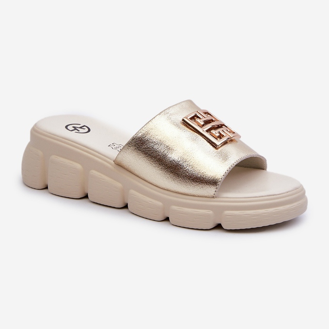 Flip-flops i läder för kvinnor med gulddekoration på kilar Vinceza 41444 guld gyllene 1