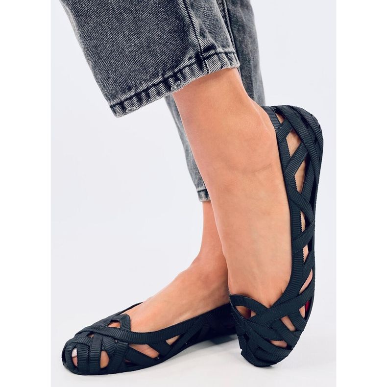 Meliski Chassa Svarta genombrutna balettlägenheter 2