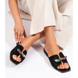 Svarta damflipflops med stenar 1