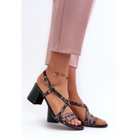 Lädersandaler på låg klack Maciejka 06653-09 Mörkgrön 2