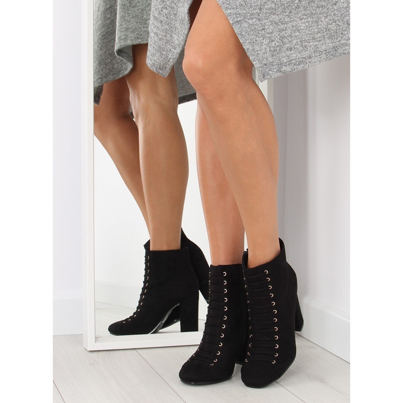 Svarta höga klackar i svart mocka 2